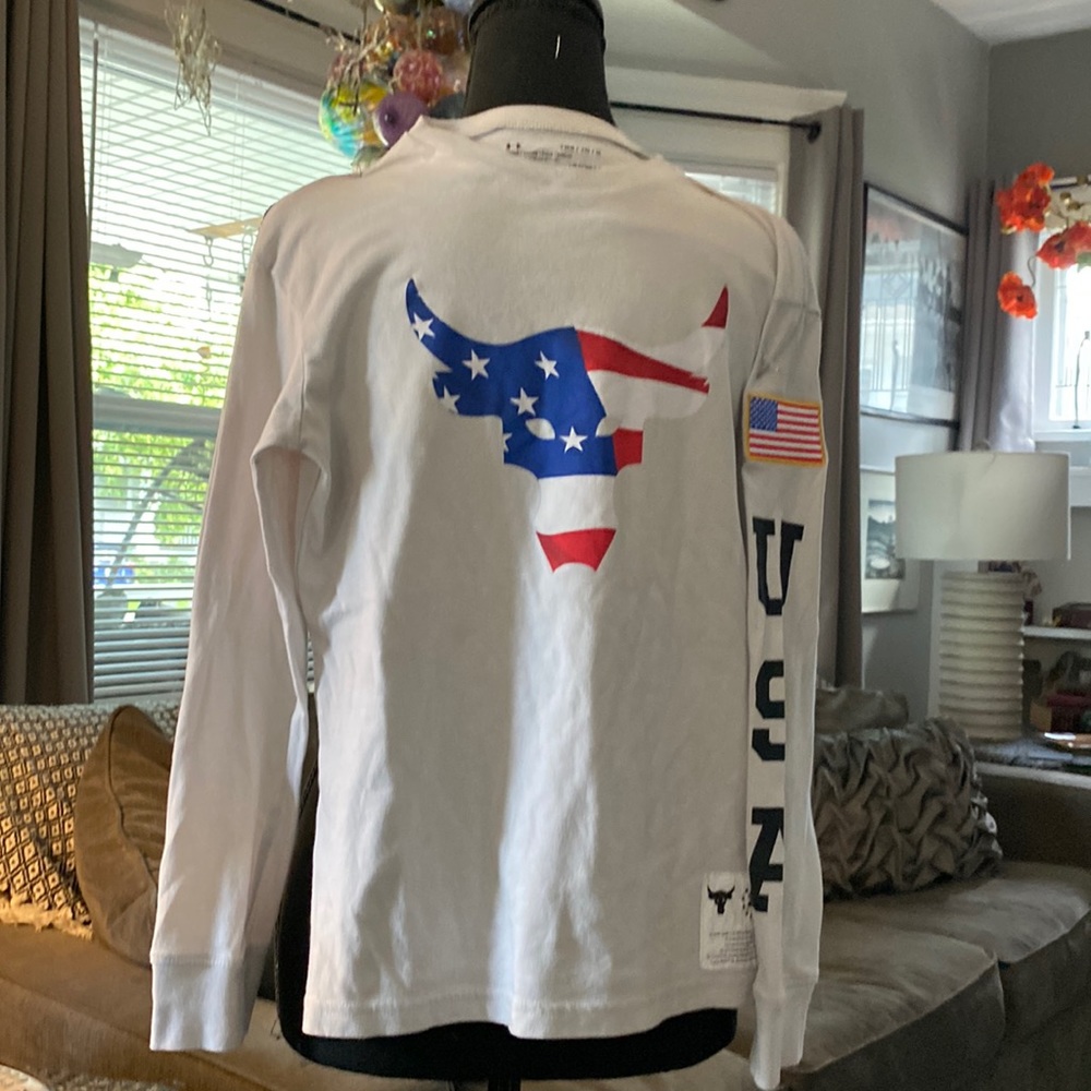 Under armor longsleeve T size youth medium